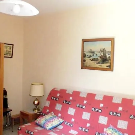 With One Bedroom In De Luchon With Wonderful Mountain View Furnished Terrace And Wifi 18 Km From The Slopes