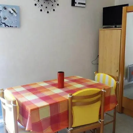 With One Bedroom In De Luchon With Wonderful Mountain View Furnished Terrace And Wifi 18 Km From The Slopes Apartamento *